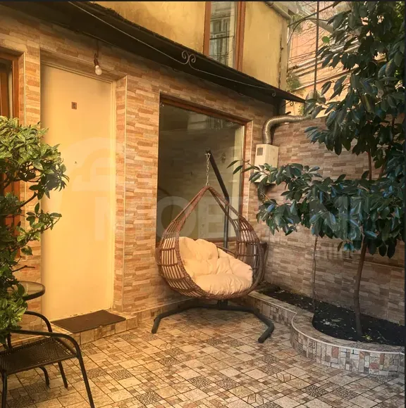 ქირავდება 2 ოთახიანი ბინა 55მ² 1/1 სართ თბილისი - photo 1