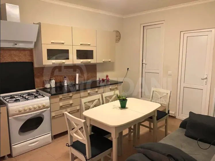 Сдам 3-комн. квартиру 90м² 2/2 эт. Тбилиси - изображение 2