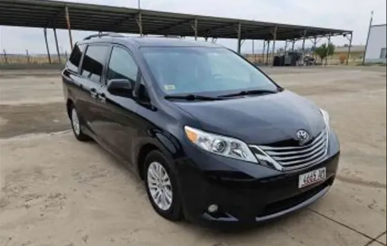 Toyota Sienna 2016 Tbilisi