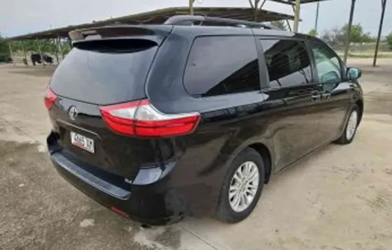 Toyota Sienna 2016 Tbilisi