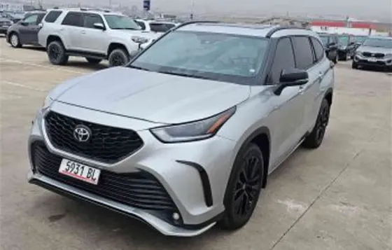 Toyota Highlander 2023 Tbilisi