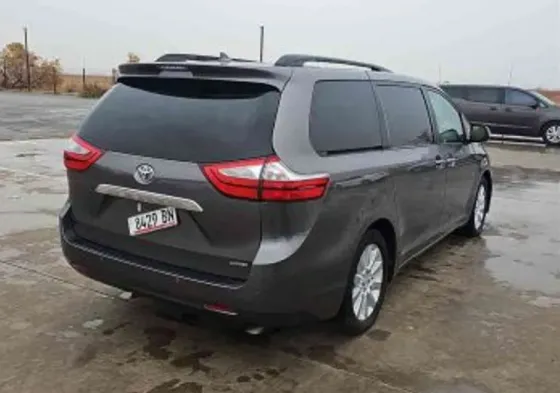 Toyota Sienna 2015 Tbilisi