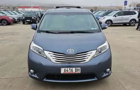 Toyota Sienna 2015 Tbilisi