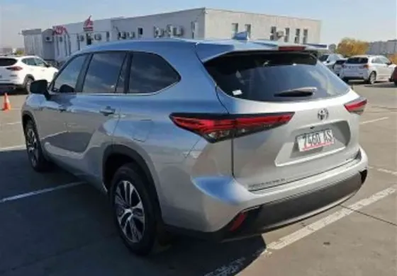 Toyota Highlander 2023 Tbilisi