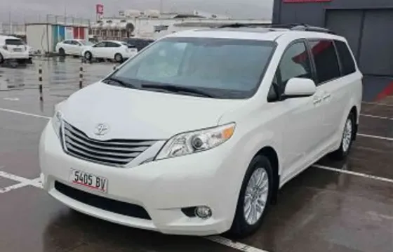 Toyota Sienna 2015 Tbilisi