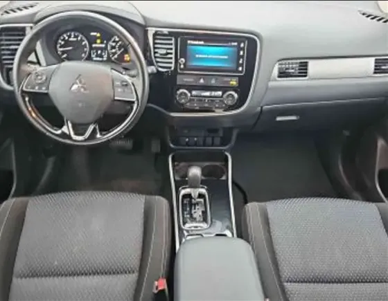 Mitsubishi Outlander 2017 თბილისი