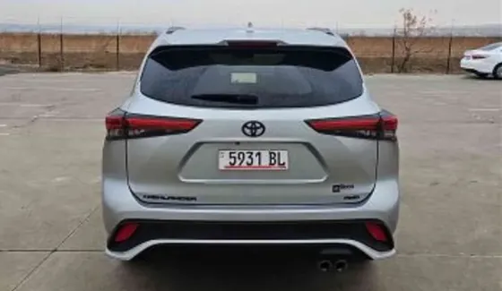 Toyota Highlander 2023 Тбилиси