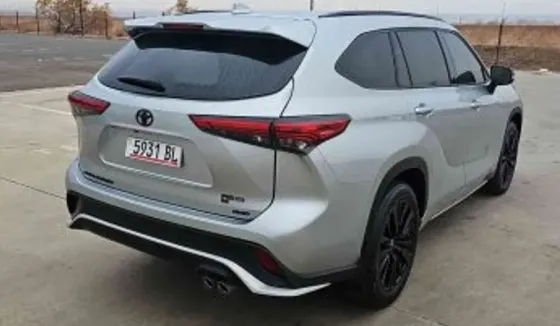 Toyota Highlander 2023 Тбилиси