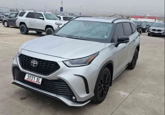 Toyota Highlander 2023 Тбилиси