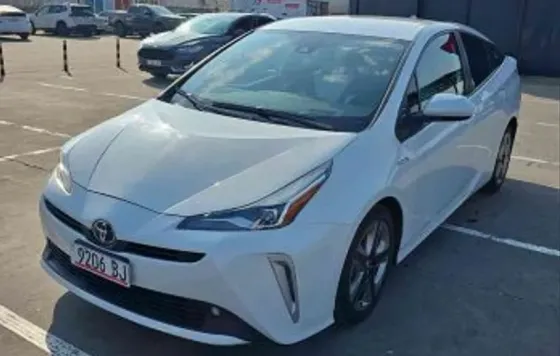 Toyota Prius 2022 Тбилиси