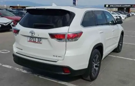 Toyota Highlander 2016 Тбилиси