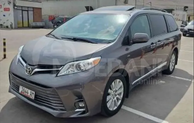 Toyota Sienna 2017 Тбилиси - изображение 2