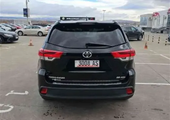 Toyota Highlander 2018 Тбилиси