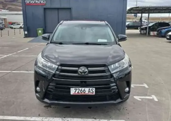 Toyota Highlander 2018 Тбилиси