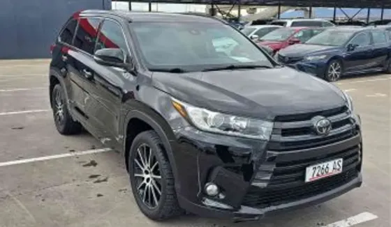 Toyota Highlander 2018 Тбилиси