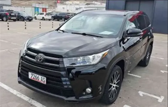 Toyota Highlander 2018 Тбилиси