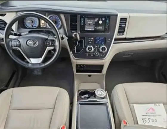 Toyota Sienna 2015 Тбилиси