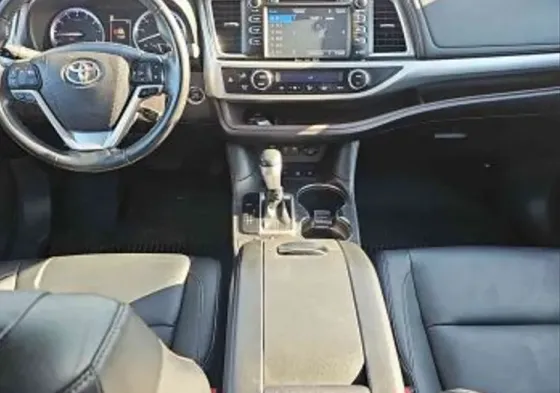 Toyota Highlander 2018 Tbilisi