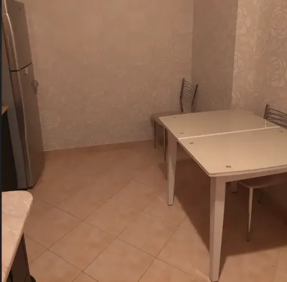 ქირავდება 2 ოთახიანი ბინა 80მ² 11/15 სართ თბილისი