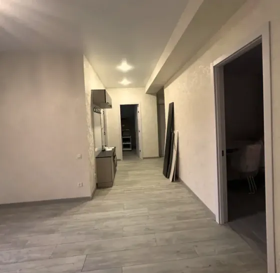 ქირავდება 3 ოთახიანი ბინა 90მ² 5/12 სართ თბილისი