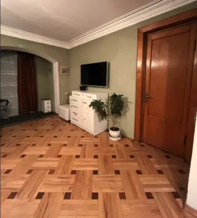 ქირავდება 3 ოთახიანი ბინა 80მ² 5/10 სართ თბილისი