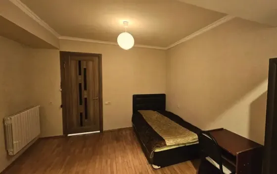 ქირავდება 3 ოთახიანი ბინა 70მ² 7/10 სართ თბილისი