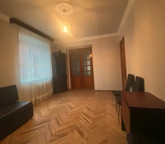 ქირავდება 3 ოთახიანი ბინა 100მ² 2/2 სართ თბილისი