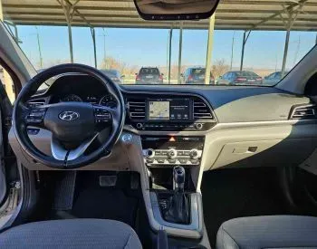 Hyundai Elantra 2019 თბილისი