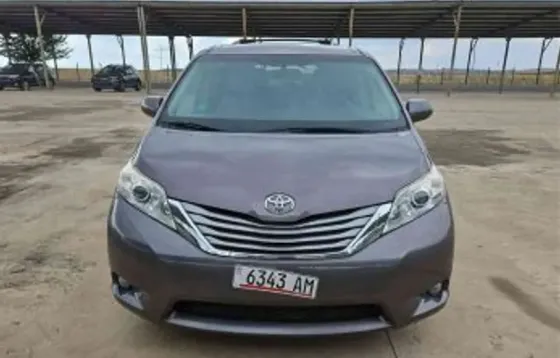 Toyota Sienna 2015 Tbilisi