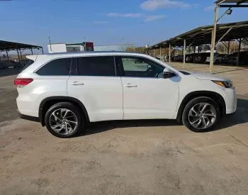 Toyota Highlander 2017 Tbilisi