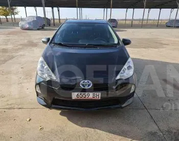Toyota Prius C 1.5L 2014 Тбилиси - изображение 1
