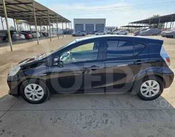 Toyota Prius C 1.5L 2014 Тбилиси - изображение 7