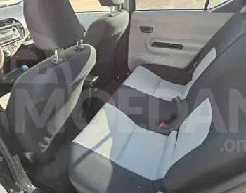 Toyota Prius C 1.5L 2014 Тбилиси - изображение 8