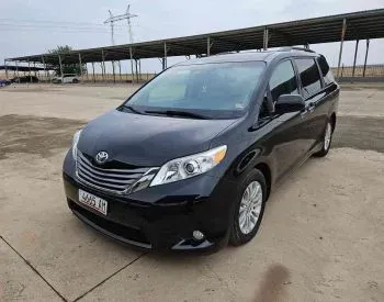 Toyota Sienna 2016 Тбилиси