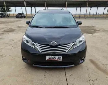 Toyota Sienna 2016 Тбилиси