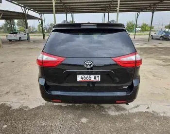 Toyota Sienna 2016 Тбилиси