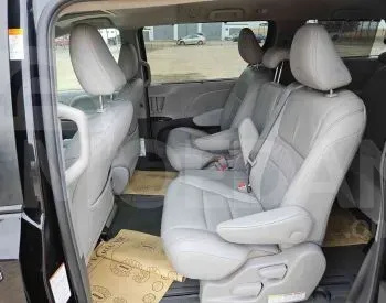 Toyota Sienna 3.5L 2016 Тбилиси - изображение 9