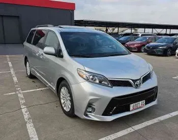 Toyota Sienna 2015 Тбилиси