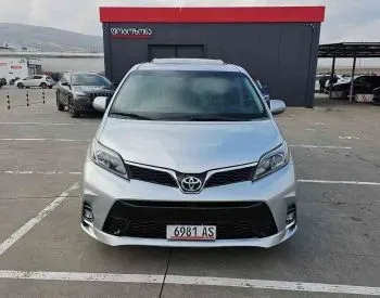 Toyota Sienna 2015 Тбилиси