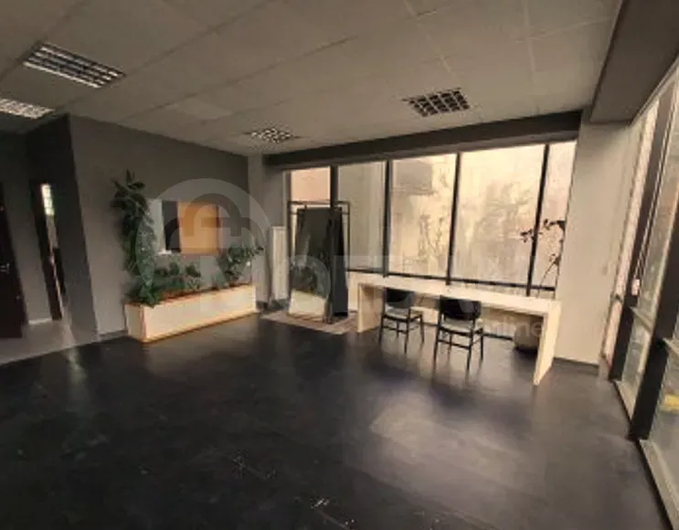 Сдается универсальное коммерческое помещение в Вере Тбилиси - изображение 1