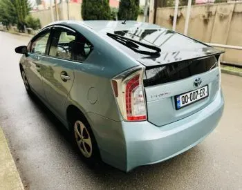 Toyota Prius 2015 თბილისი