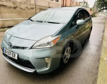 Toyota Prius 1.8L 2015 Тбилиси - изображение 2