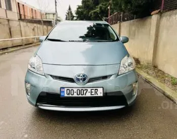 Toyota Prius 1.8L 2015 Тбилиси - изображение 1
