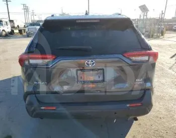 Toyota RAV4 2.5L 2021 Тбилиси - изображение 6