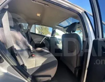 Toyota RAV4 2.5L 2015 Тбилиси - изображение 6