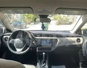 Toyota Corolla 1.8L 2017 Тбилиси - изображение 9