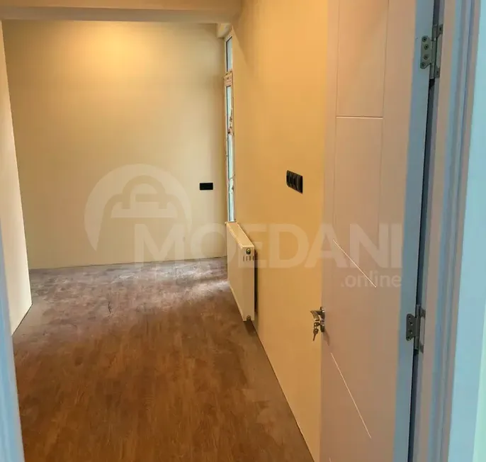 იყიდება 3 ოთახიანი ბინას 77მ² 5/8 სართ თბილისი - photo 1