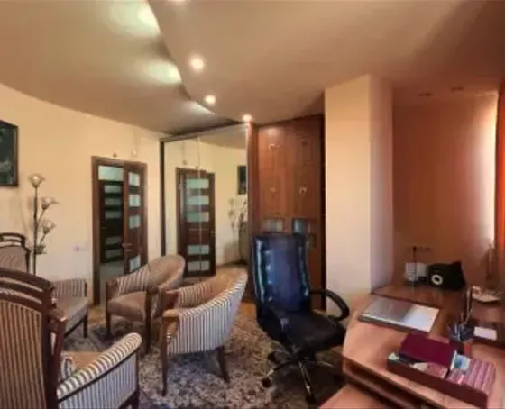 Продам 4-комн. квартиру 150м² 7/8 эт. Тбилиси