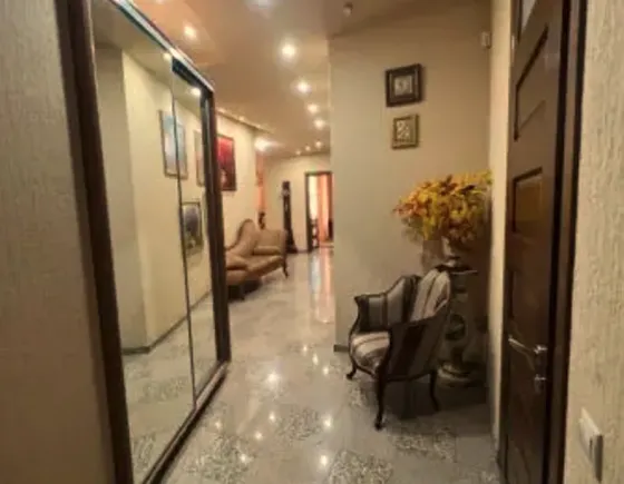 Продам 4-комн. квартиру 150м² 7/8 эт. Тбилиси