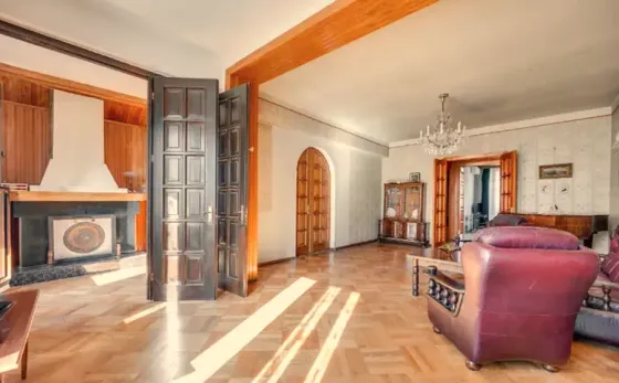 Apartments For Sale five-room 182м² 5/5 floor Tbilisi